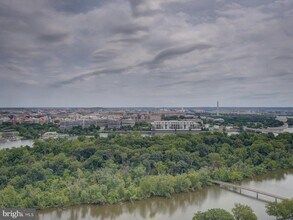 1111 19th St N in Arlington, VA - Building Photo - Building Photo