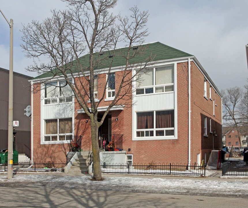7 Norris Cres in Toronto, ON - Building Photo