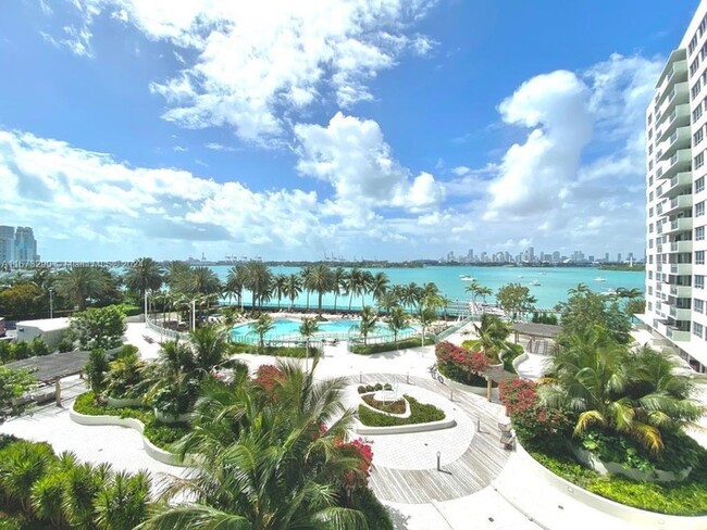 1500 Bay Rd, Unit 956S in Miami Beach, FL - Building Photo - Building Photo