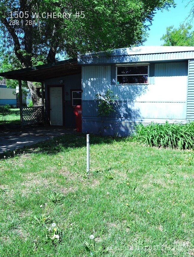 1505 W Cherry St in Vermillion, SD - Building Photo - Building Photo