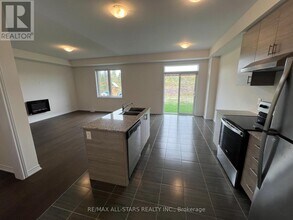 16 Hillcroft Wy in Kawartha Lakes, ON - Building Photo - Building Photo