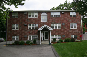 Arlington Arms Apartments in Nashua, NH - Building Photo - Building Photo