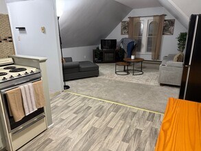 79 Verazzano Blvd in Poughkeepsie, NY - Building Photo - Building Photo