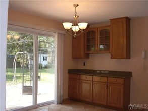 1 Tripplet Rd in Franklin Township, NJ - Building Photo - Building Photo