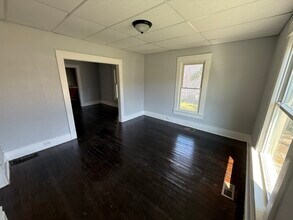 722 E 7th Ave in Hutchinson, KS - Foto de edificio - Building Photo