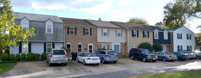 Washington Square Townhomes