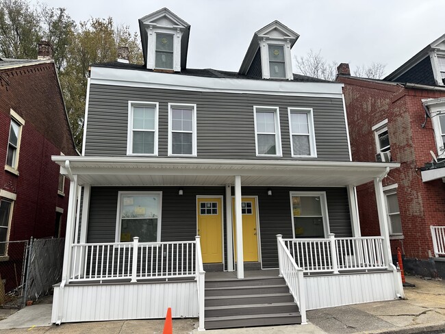 property at 127 N Summit St