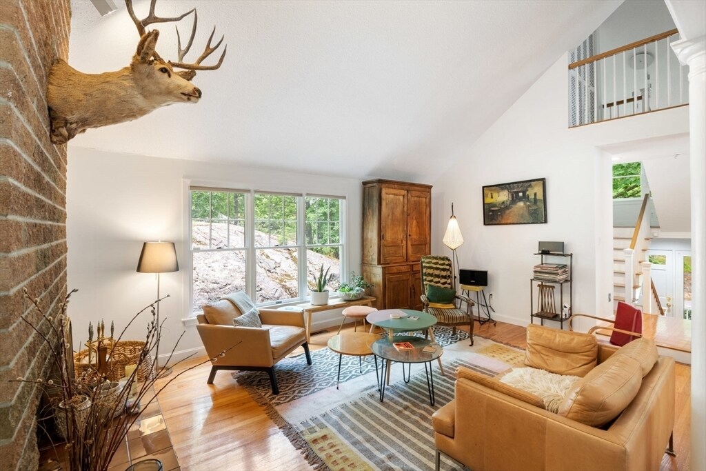 29 Wainwright Rd in Winchester, MA - Building Photo