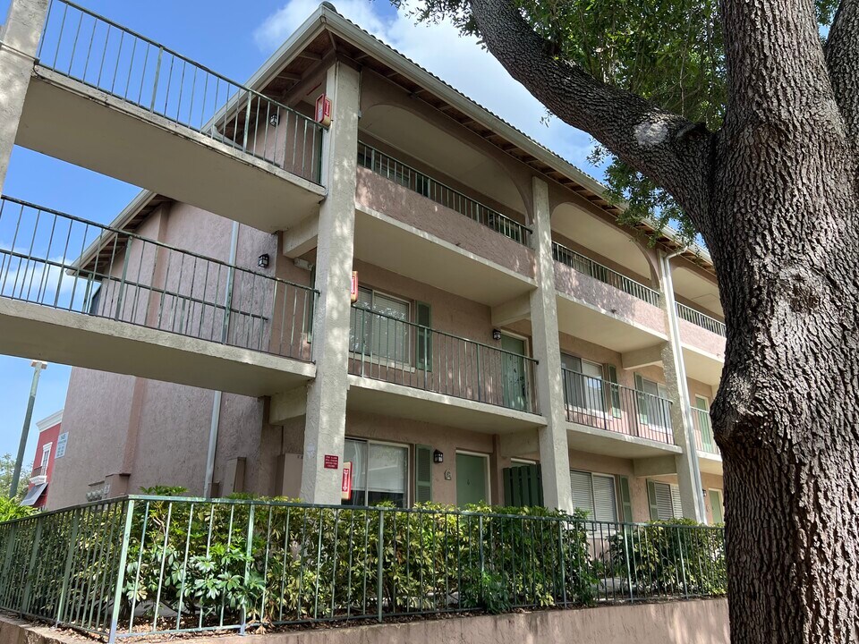 145 Oyster Bay Cir, Unit 145 Oyster Bay in Altamonte Springs, FL - Building Photo