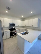 23349 SW 128th Ave in Homestead, FL - Foto de edificio - Building Photo