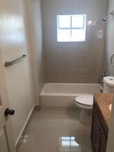 920 Savannah Falls Dr in Weston, FL - Building Photo - Building Photo