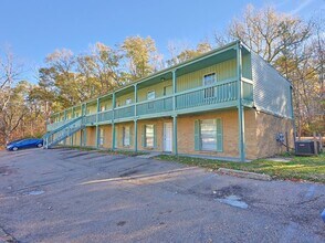 Azalea Apartments in Vicksburg, MS - Building Photo - Building Photo