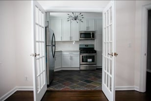 20 Gibson Ave, Unit Apartment D2 in Huntington, NY - Building Photo