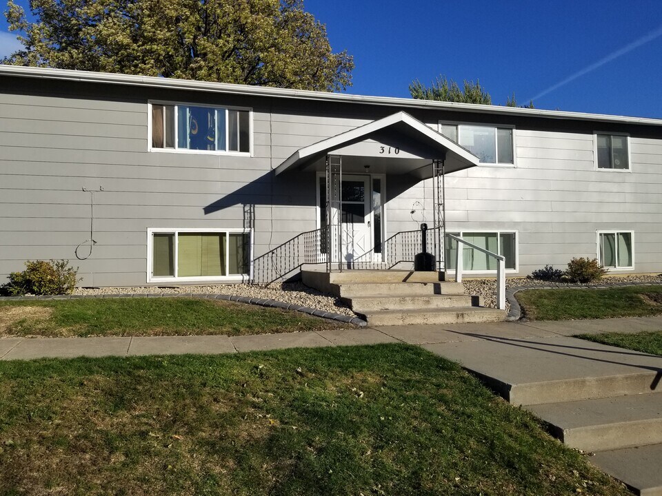 310 Jackson St in Valley Springs, SD - Foto de edificio