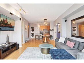 500 E Grant St in Minneapolis, MN - Building Photo - Building Photo