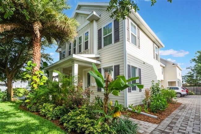property at 2429 E Jefferson St
