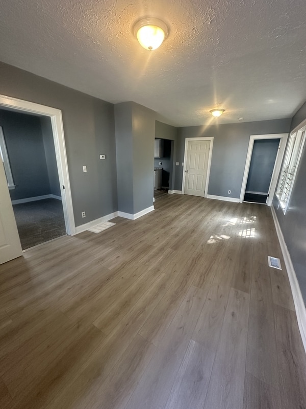 property at 10404 Grandview Ave