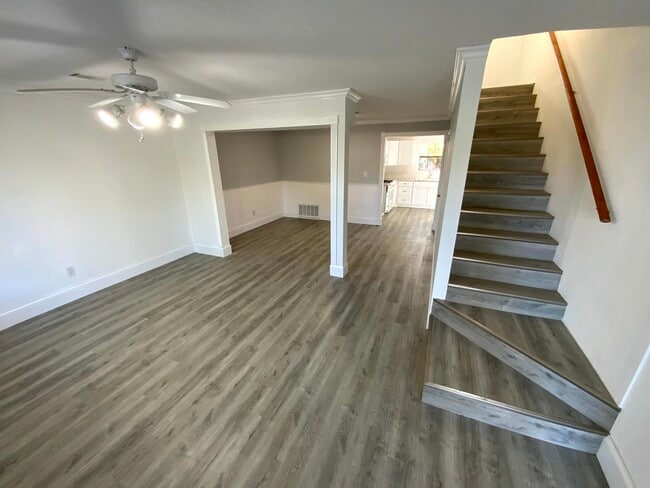 property at 400 Rhonda Kay Ct