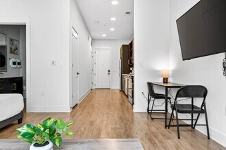 1116 Gramercy Ln in Tampa, FL - Building Photo - Building Photo