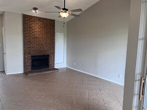 1734 Ascension Point Dr, Unit 322 in Arlington, TX - Building Photo - Building Photo