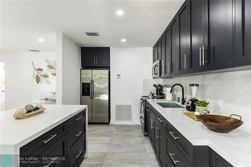 319 SW 12th Ct in Fort Lauderdale, FL - Foto de edificio