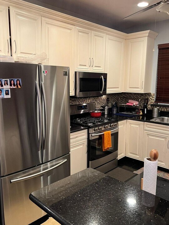 93 Banyan Blvd in Holmdel, NJ - Building Photo