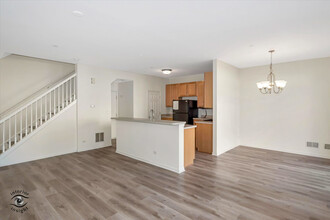 201 Barrett Dr in Yorkville, IL - Building Photo - Building Photo