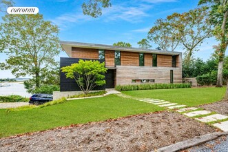 21 Munchogue Dr in Sag Harbor, NY - Building Photo - Building Photo