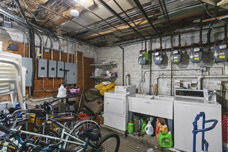 1524 N Artesian Ave, Unit 1 in Chicago, IL - Building Photo - Building Photo