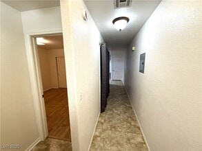 448 Comstock Ave in Pahrump, NV - Foto de edificio - Building Photo