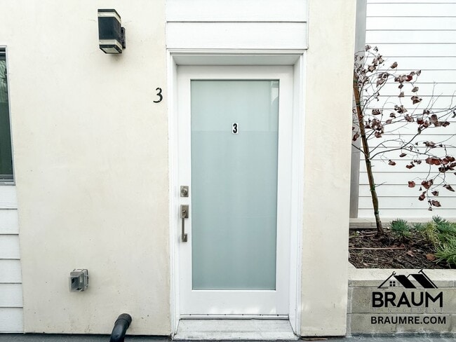 1541 Franklin St in Santa Monica, CA - Building Photo - Building Photo