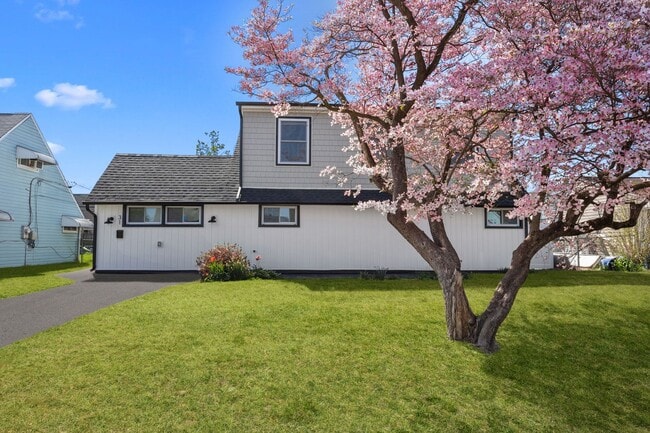 31 Nettletree Ln in Levittown, PA - Building Photo - Building Photo