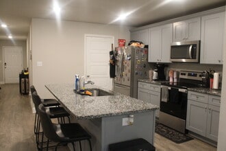 18454 Elkwood Dr in Gulfport, MS - Building Photo - Building Photo