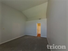 5260 Pin Oak Dr in Indianapolis, IN - Building Photo - Building Photo