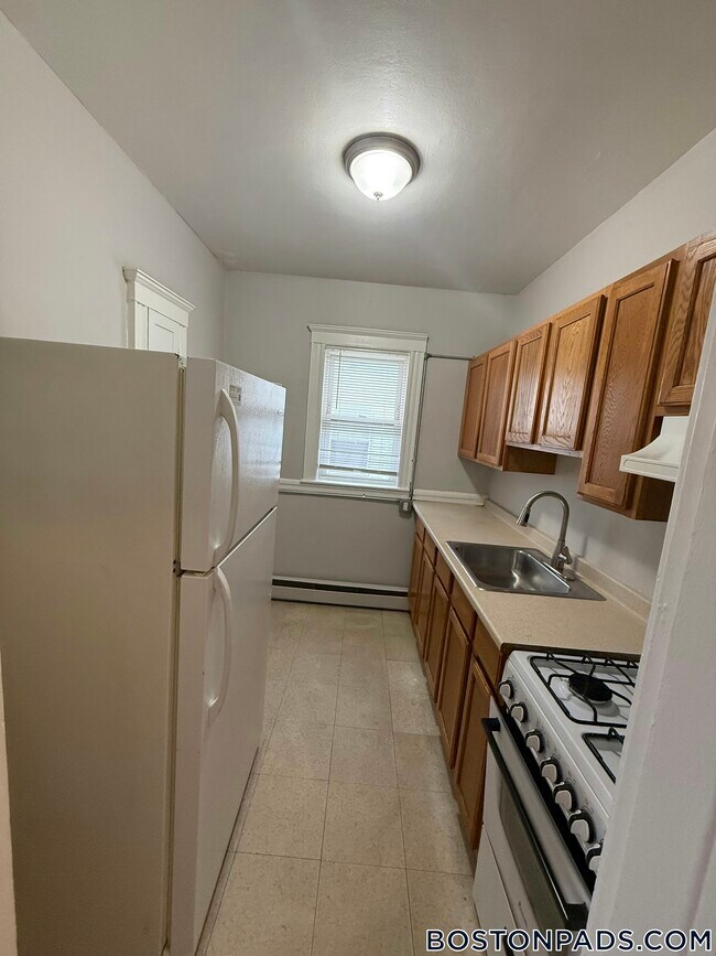 38 Estes St in Lynn, MA - Building Photo - Building Photo