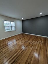 6425 Brookside Rd in Kansas City, MO - Building Photo - Building Photo