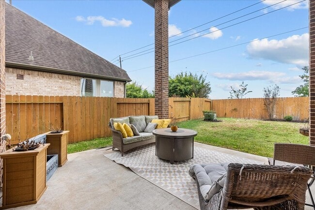 1636 Longwood Glen Ln