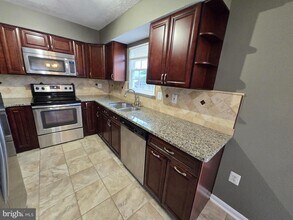 400 Cabin Ct in Stafford, VA - Building Photo - Building Photo