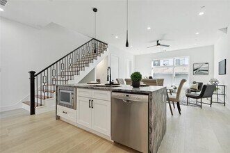 426 Melba St in Dallas, TX - Building Photo - Building Photo