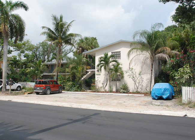 411 SW Palm Ave in Fort Lauderdale, FL - Building Photo - Building Photo