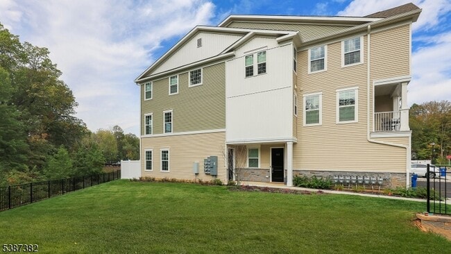113 Iris Ct in Warren, NJ - Building Photo - Building Photo