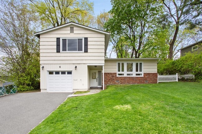 4 Kingwood Rd in Scarsdale, NY - Building Photo - Building Photo