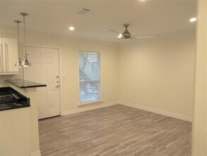 100 W 12th St in Houston, TX - Building Photo - Building Photo