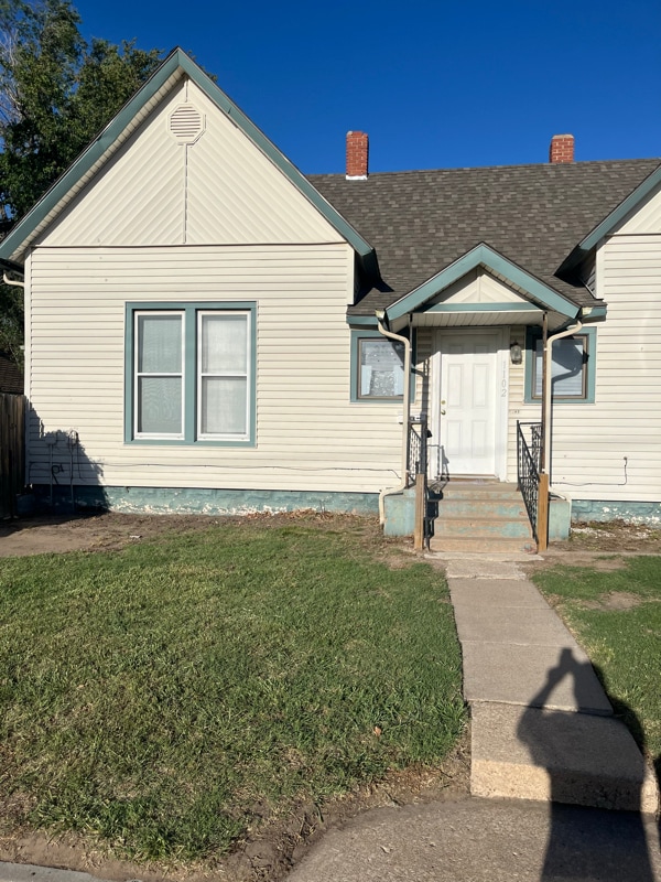 property at 1102 N Elm St