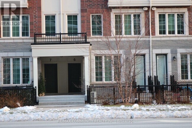 2205 Lillykin St in Oakville, ON - Building Photo - Building Photo