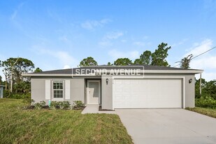 459 Lackey Ave S in Lehigh Acres, FL - Building Photo