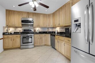 6 Walnut St in Jersey City, NJ - Building Photo - Building Photo