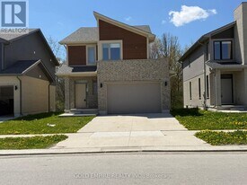 2004 Evans Blvd in London, ON - Building Photo