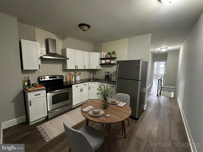 5729 Pine St in Philadelphia, PA - Building Photo - Building Photo