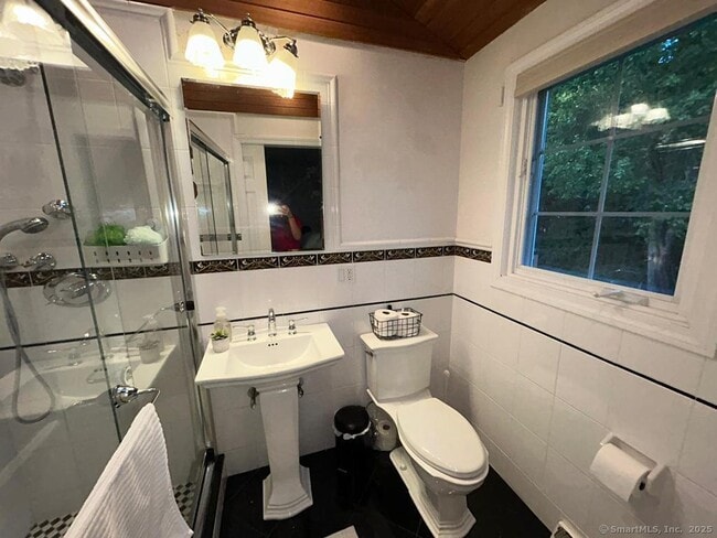 6 Roby Ct in Branford, CT - Building Photo - Building Photo